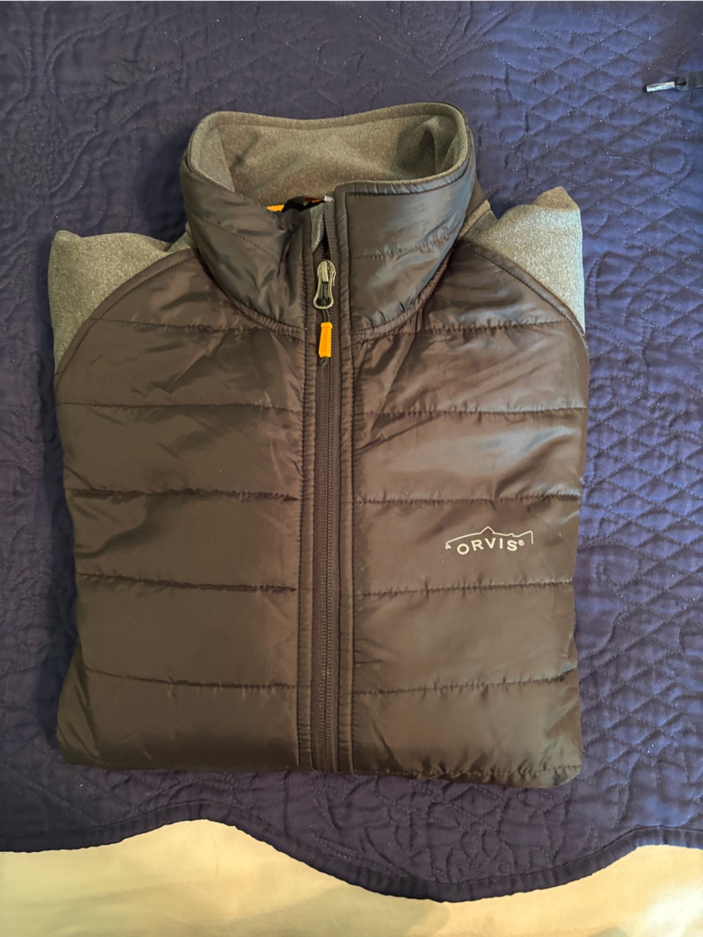 Orvis Men’s Navy Puffer Jacket with Gray Accents